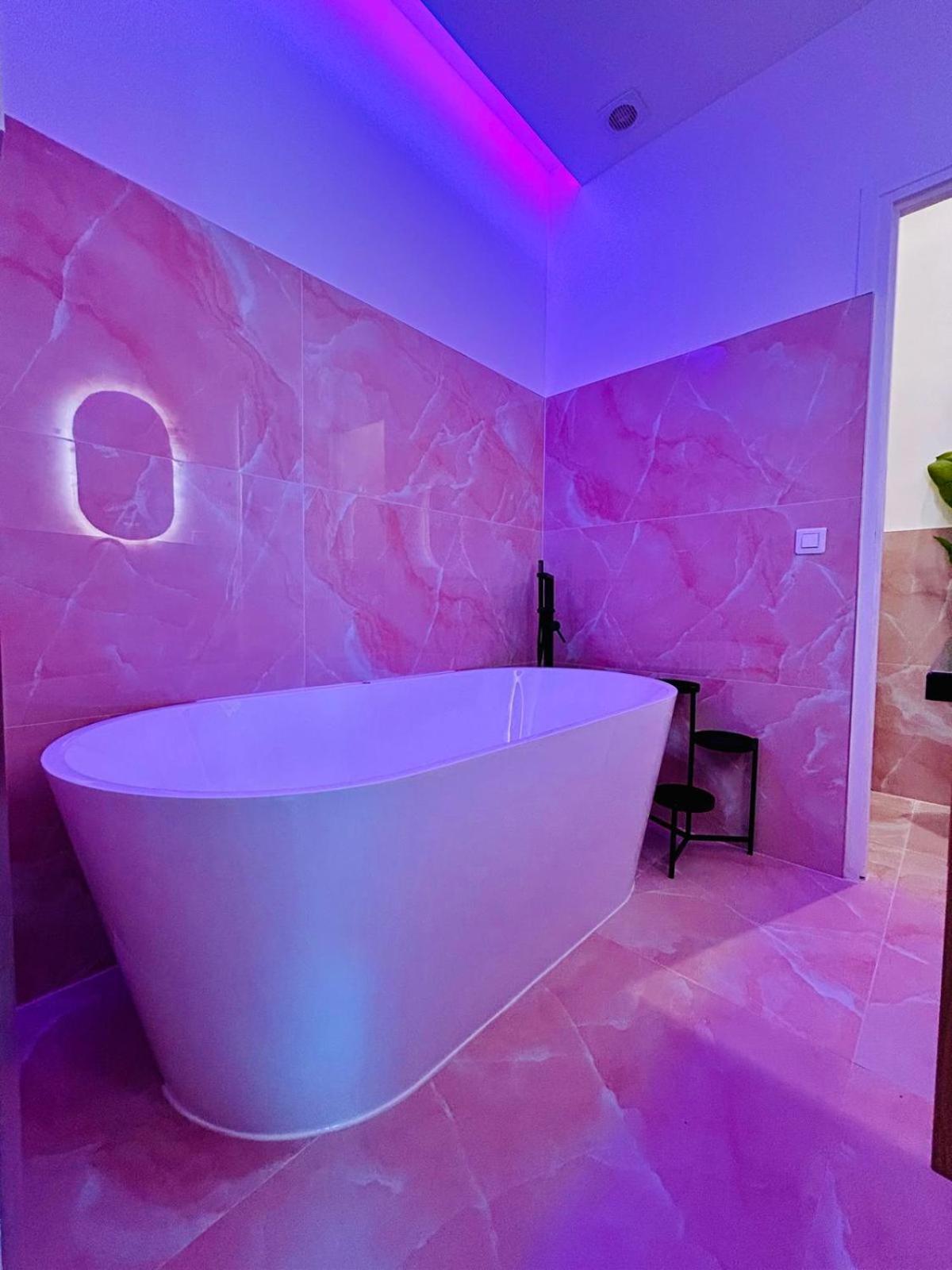 Intimate Escape - Seaside - Spa Bath - Wifi - Ac Nizza Exterior foto